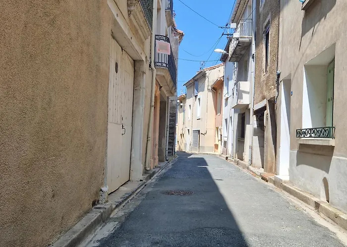 Petite Maison Au Cœur Du Village Hébergement de vacances *