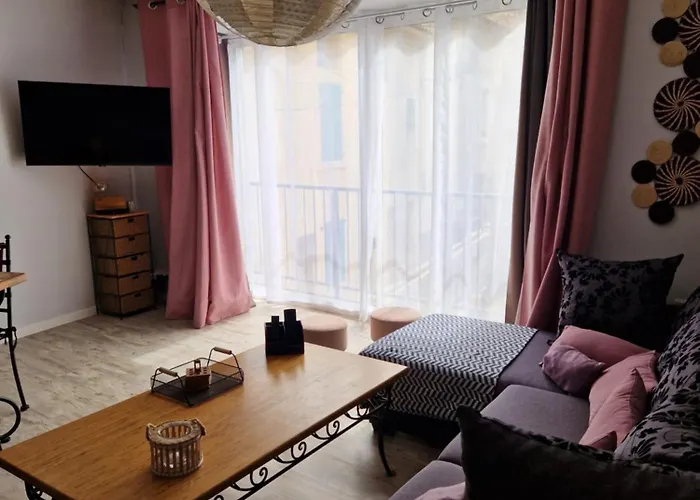 Petite Maison Au Cœur Du Village Hébergement de vacances