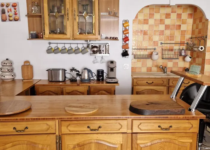 Petite Maison Au Cœur Du Village Hébergement de vacances *