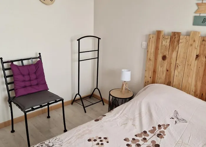Petite Maison Au Cœur Du Village Hébergement de vacances